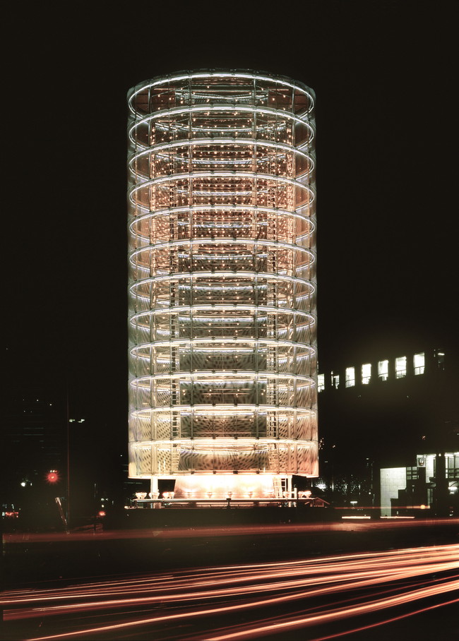 Tower of Winds, 1986, Yokohama-shi, Kanagawa, Japan Photo by Tomio Ohashi