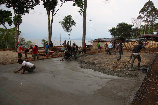 Casting the concrete slabs (Photo: Zifeng Wei)