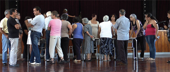 Assembly (Image taken from the documentary project on PRODAC Neighborhood by Joana Cunha Ferreira and João Rosas and produced by Midas Filmes)