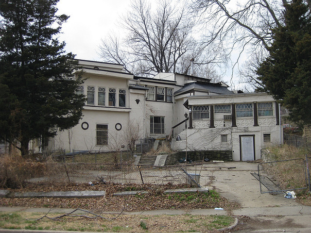 Louis Curtiss, Victor Beutner House, Kansas City, Missouri, 1911. [Photo by Nate Hofer]