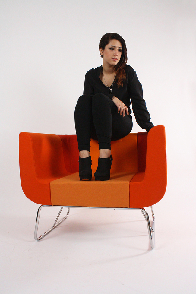 EOS-ARIAS Blackbackrest, Sara Arias, by Frida Garibay