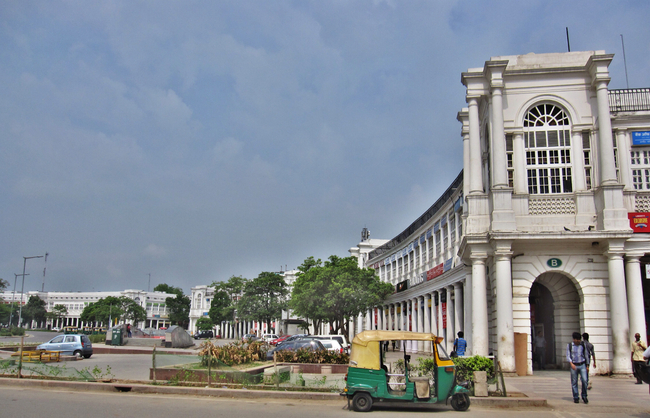 Rajiv Chowk, the inner circle street