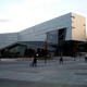 The University of Cincinnati Student Recreation Center (2006) which knits together a disparate campus through expansive curvilinear forms. (Image: Wikipedia)